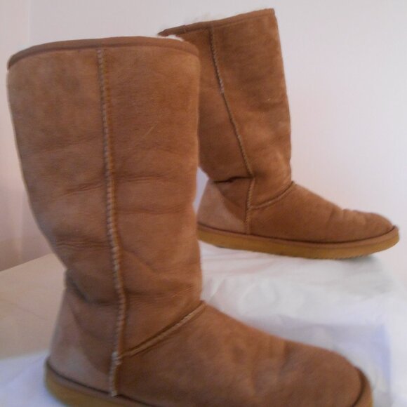 Cozie Steps Women's Tan Genuine Water Repellant Sheepskin Pull On Boots-Size 8 - Picture 3 of 6